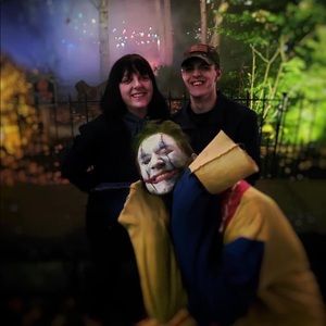 Meet your Posher, Caitlin